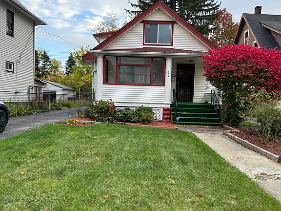 2nd image of 12904 Beachwood Ave