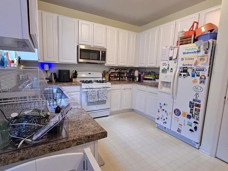 3359 Kentshire Cir — Photo 6