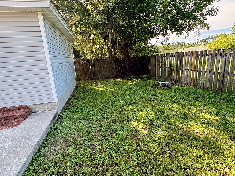 127 Blue Pool Dr — Photo 17