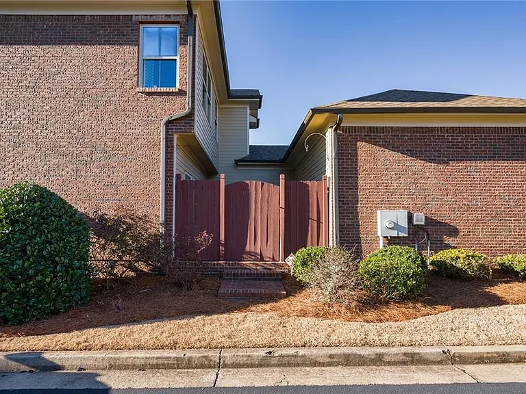 4148 Baverton Dr — Photo 24