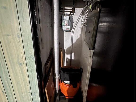 5th image of 3915 Clarendon Rd