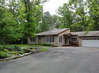 1165 Oak Spring Rd, Libertyville, IL 60048