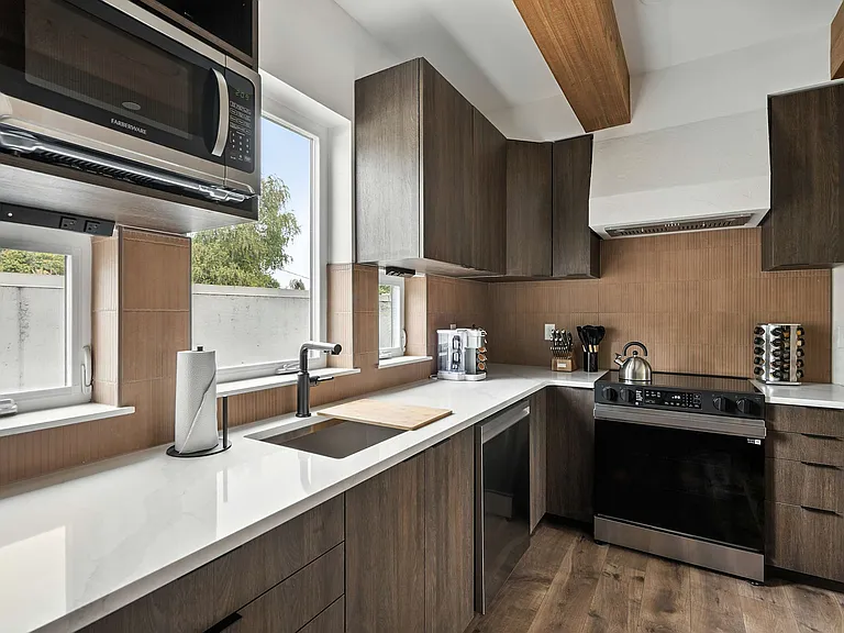 925 NE 23rd Ave #F — Photo 38