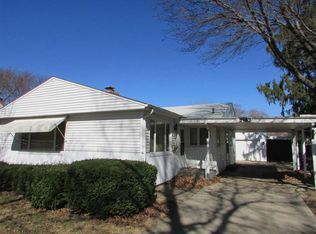 2107 Bell Ave, Rockford, IL 61103