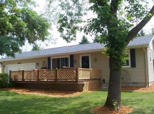 1661 Hampton Dr, Gladwin, MI 48624