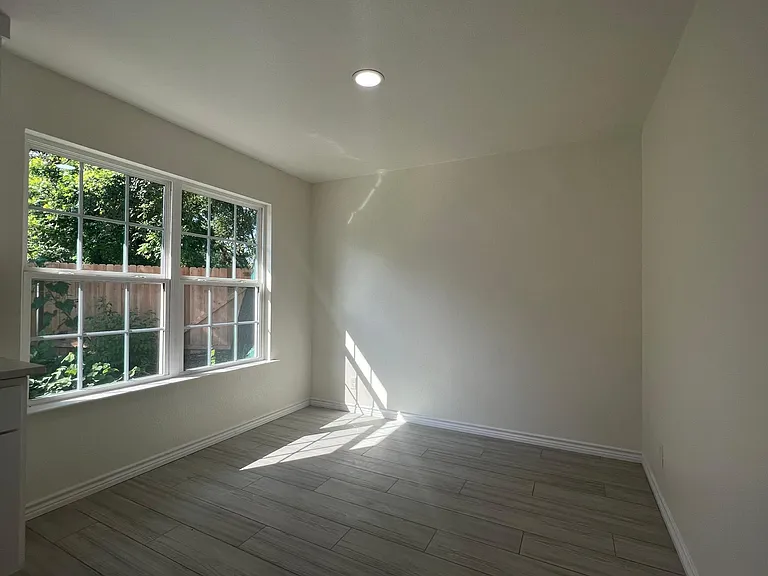 11700 Spring Hill Dr — Photo 8