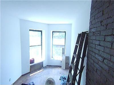 2nd image of 1 W 76th St