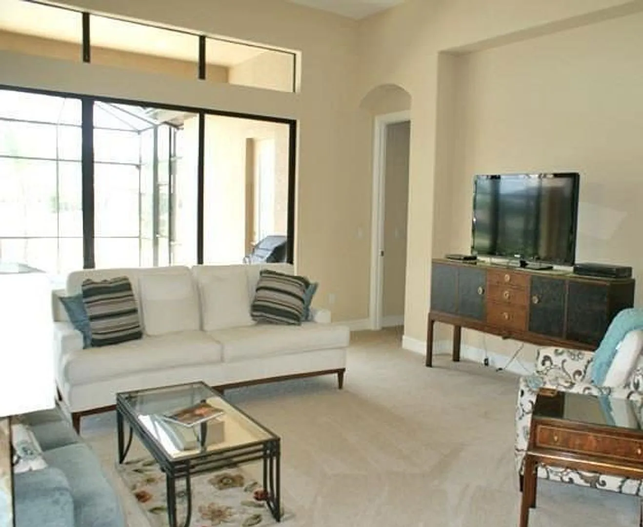 ** Available Again For Dec- February 2027 ** 3 Plus A Den And Electric Heated Pool Home ** — Photo 4