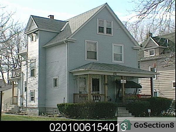 1st image of 903 W 22nd St