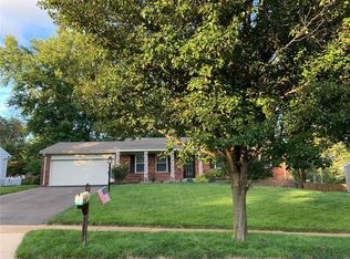 166 Bellechasse Dr, Chesterfield, MO 63017