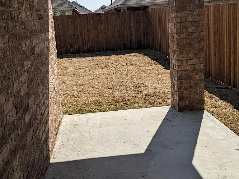 2142 Donker Dr — Photo 20
