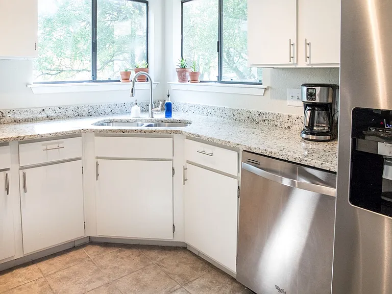 2603 Garrettson Dr #B — Photo 8
