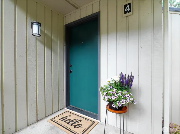 3517 109th Place NE #4, Bellevue, WA 98004