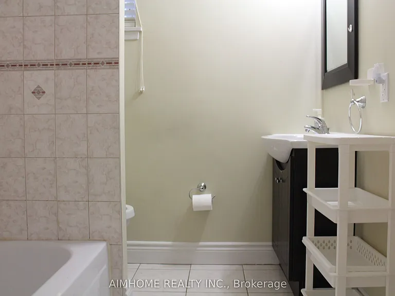100 Fenelon Dr #LOWER — Photo 11