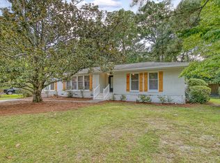 1375 W Lenevar Dr, Charleston, SC 29407
