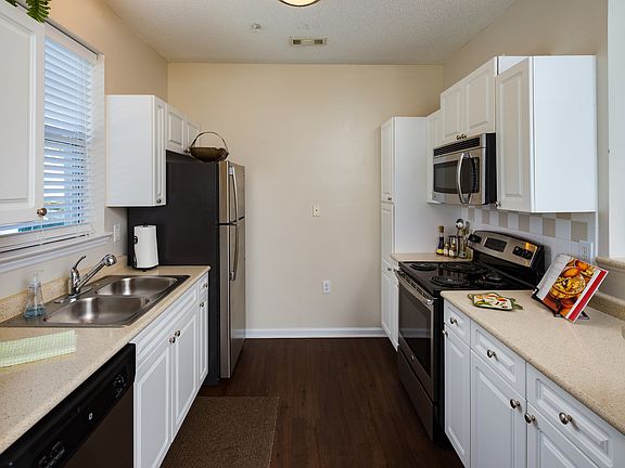 3rd image of 100 Drew Hill Ln APT 3105