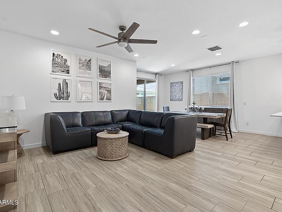 4th image of 8918 W RANCHO Drive