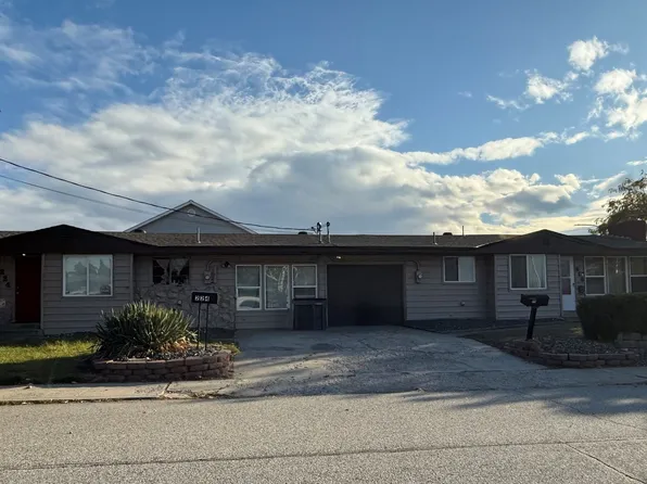 224 6th St NE, East Wenatchee, WA 98802