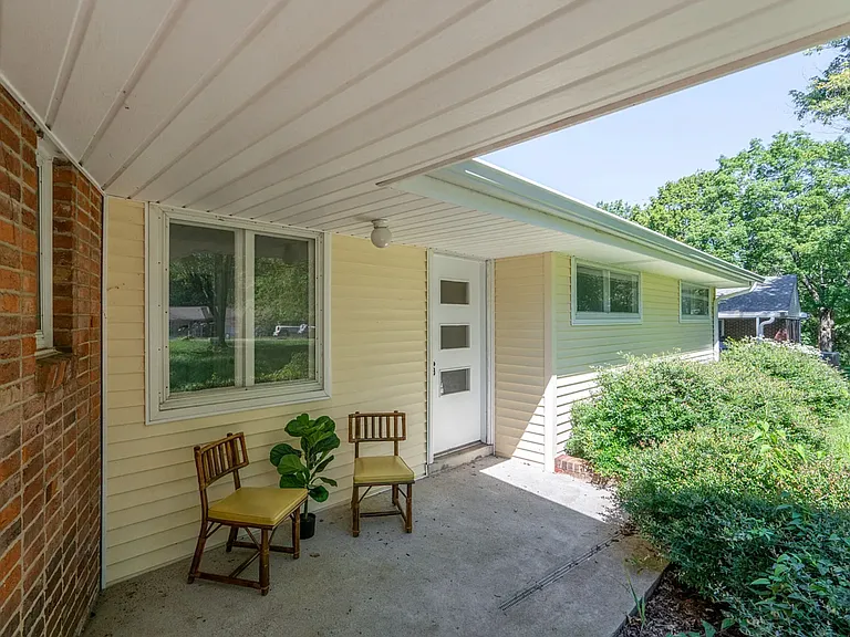 925 Camellia Dr — Photo 17