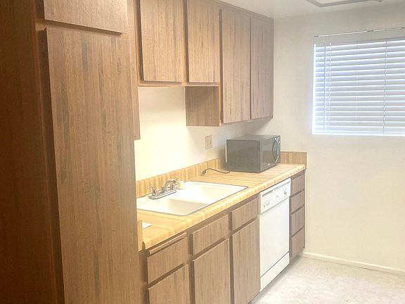 5th image of 3650 Greenfield Ave APT 5