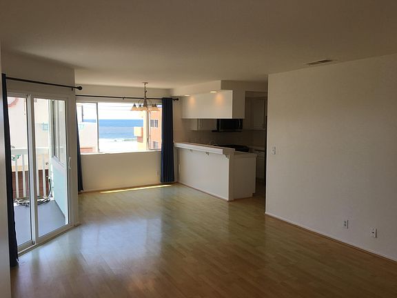 Living Room/Dining Area with Ocean View