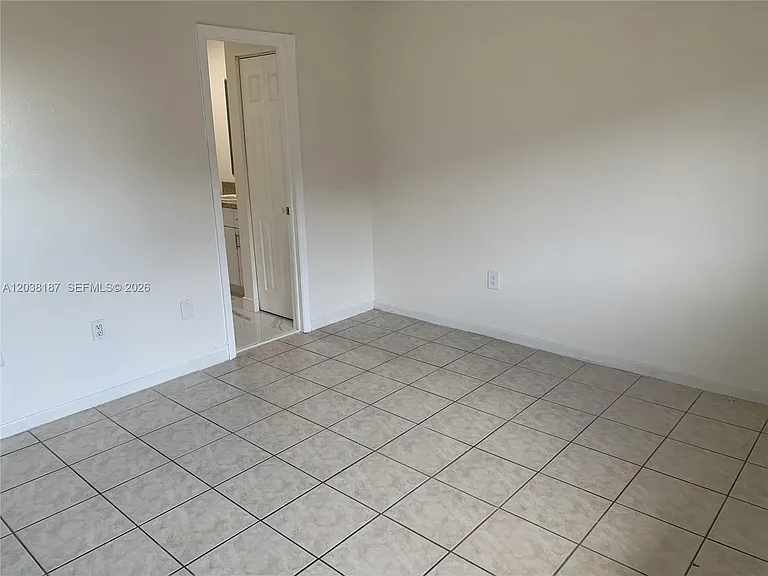 2319 W 60th St #D212 — Photo 13