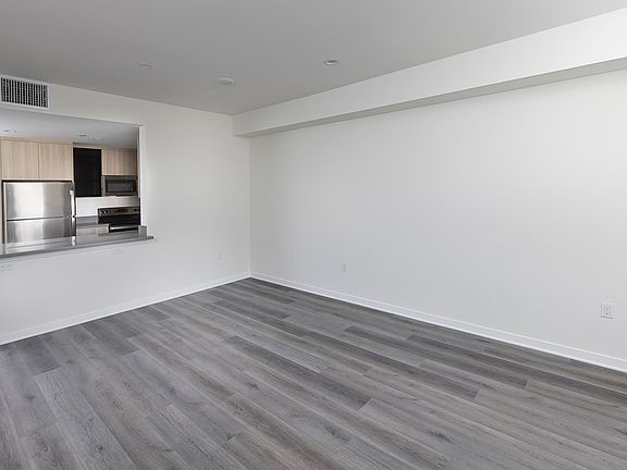 3rd image of 5536 Fulcher Ave #409