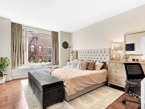 3rd image of 240 Riverside Blvd APT 14O