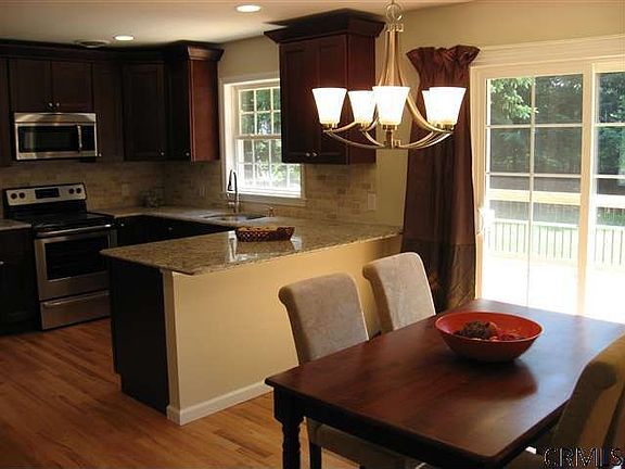 3rd image of 6 Kasper Dr