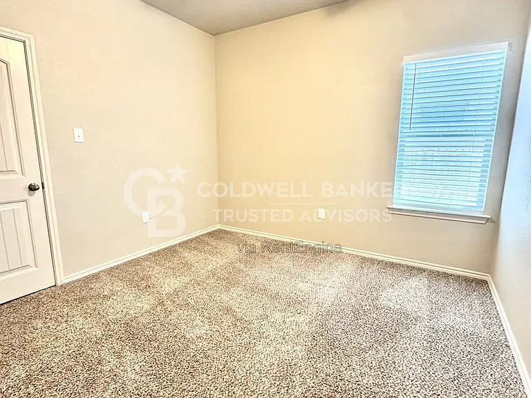 11209 Akron Ave — Photo 15