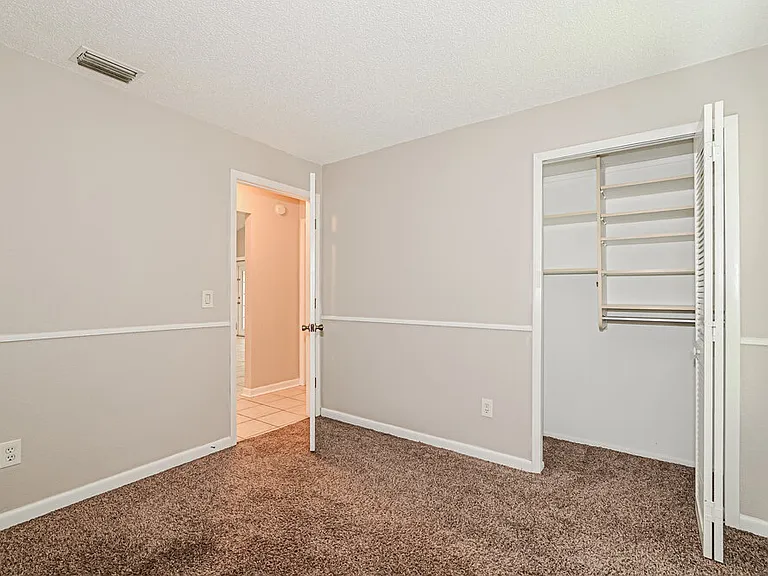 1096 Manigan Ave — Photo 12