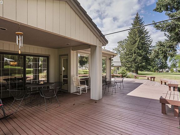 4th image of 2812 SE 153rd Ave