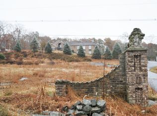 2175 Longview Dr, Bushkill, PA 18324