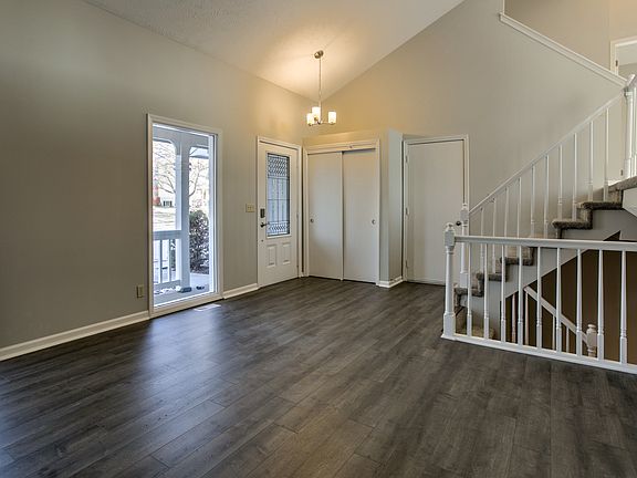 3rd image of 13569 Chandler St