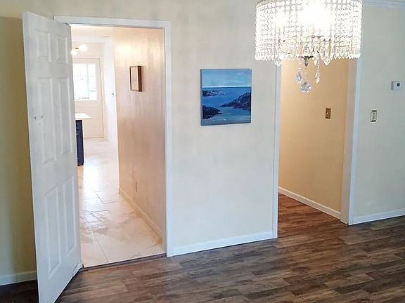 3rd image of 2611 Eisenhauer Rd APT 1203