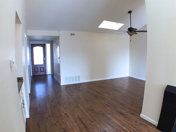 4th image of 72 Kingston Ct W
