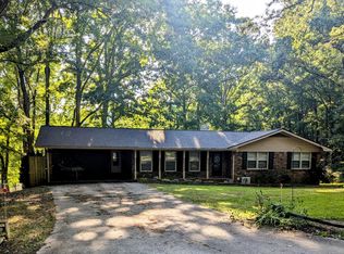 275 E Lake Dr, Fayetteville, GA 30214