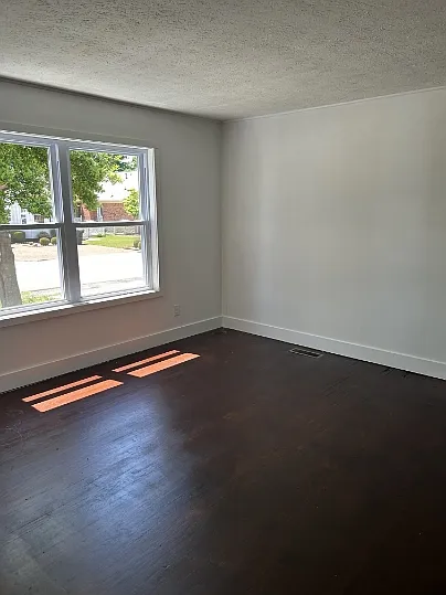 202 Morningside Dr — Photo 9