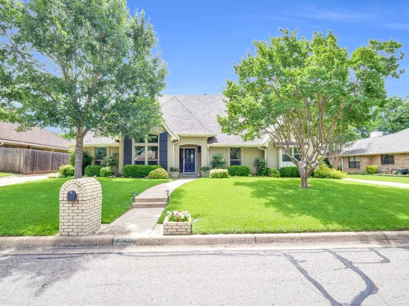 1130 Clubhouse Dr, Mansfield, TX 76063