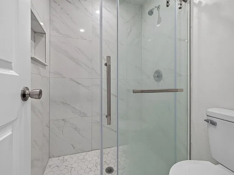 3128 Sandy Shore Ln — Photo 35