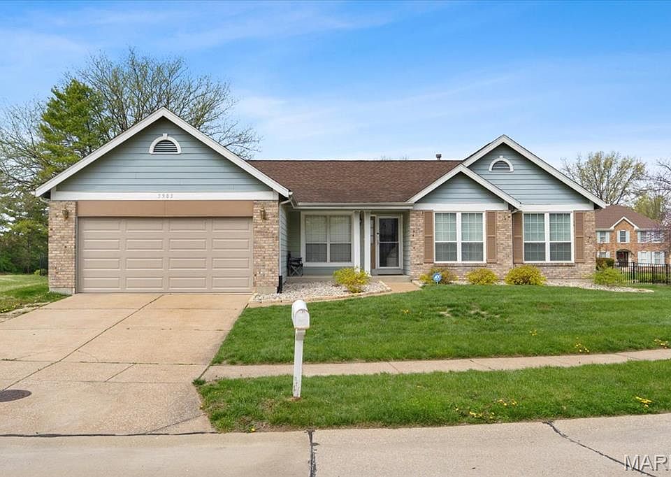 1st image of 3903 Triple Crown Dr