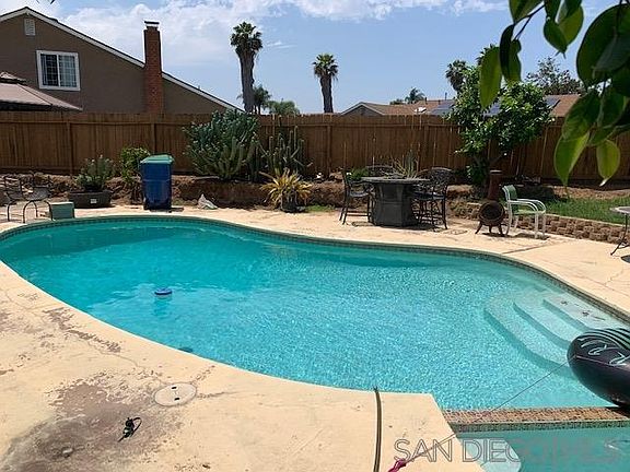 2nd image of 10952 Gayola Ln