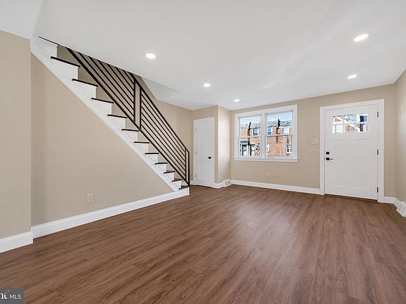 4th image of 219 Stearly St