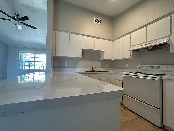 2nd image of 3009/3011 Santa Barbara Blvd