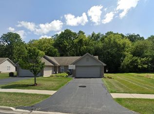 323 Creekside Dr, Byron, IL 61010
