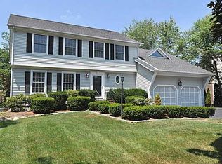 301 Larchwood Dr, Warwick, RI 02886