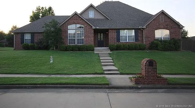 6300 E El Paso Pl