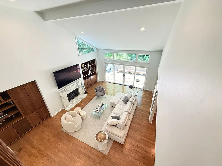 6617 Chatsworth Pl — Photo 3