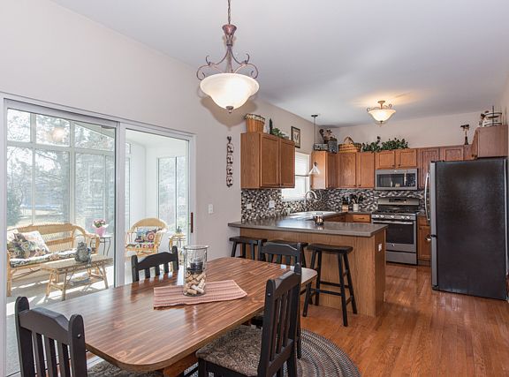 5th image of 1045 Cottonwood Ct
