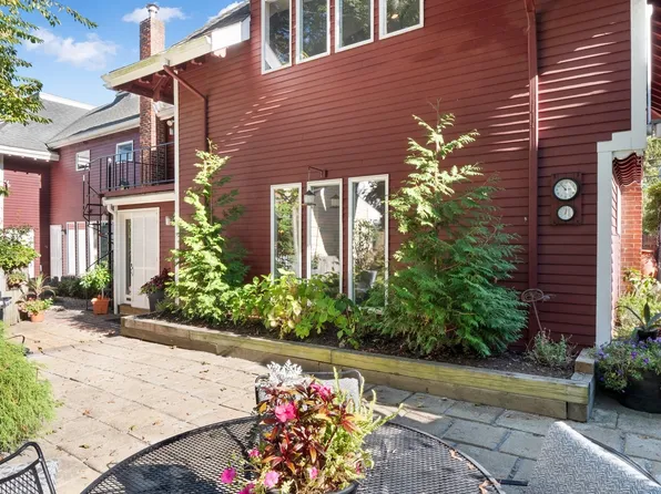 4 Coffin Ct, Newburyport, MA 01950